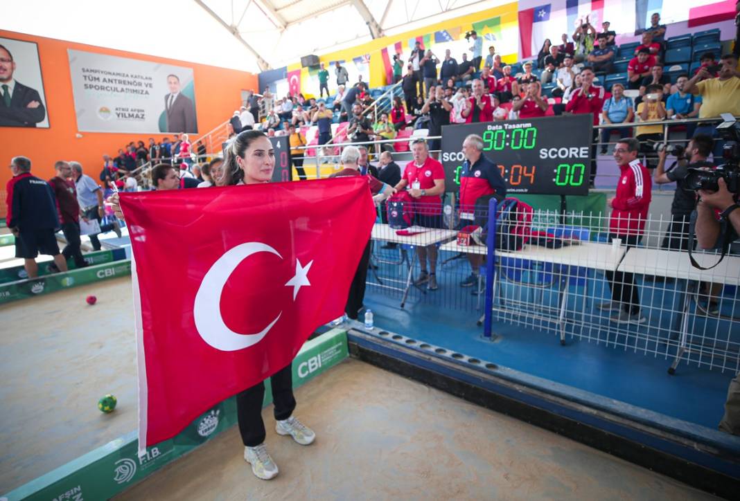 Milli bocceci Eda Sayak'tan altın madalya 3